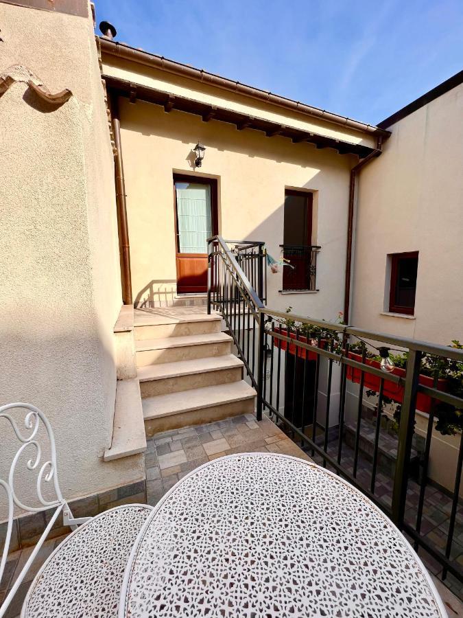 Il Bivacco Del Duomo Bed & Breakfast L'Aquila Ngoại thất bức ảnh